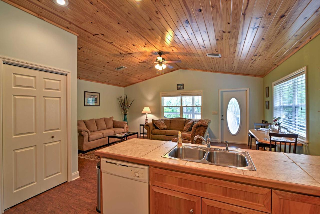 Crystal River Cottage On 1 Acre With Deck And Porch! Yankeetown Exterior photo